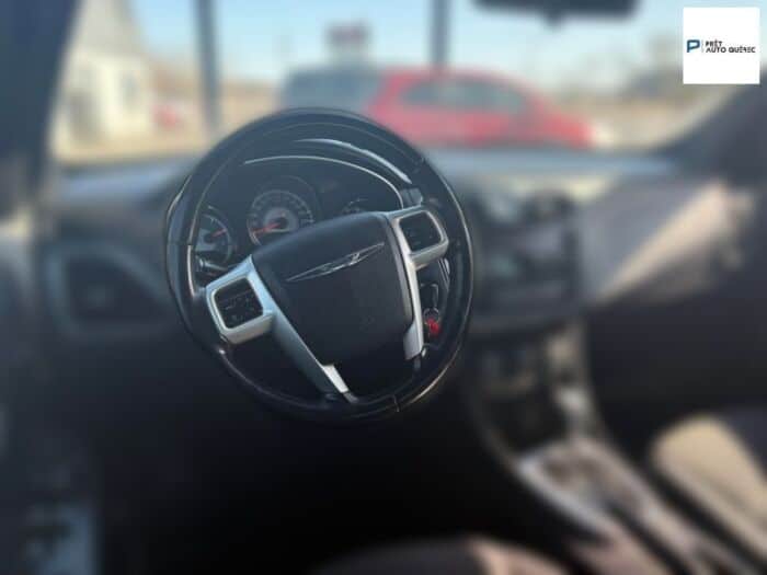 Chrysler 200 Touring - Image 14