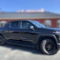 Chevrolet Silverado EV camion de travail - Image 3