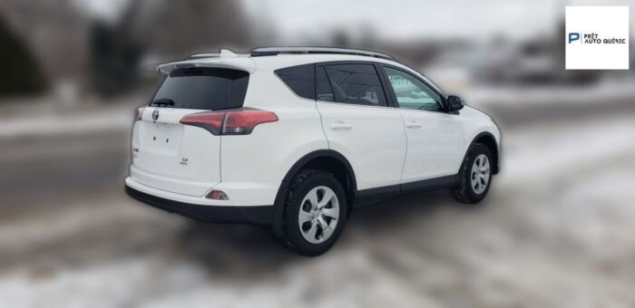 Toyota RAV4 LE - Image 11