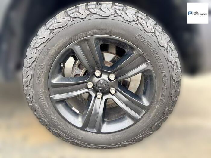 RAM 1500 Classic Warlock cabine d'équipe 4x4 caisse de 5 pi 7 po – Image 8