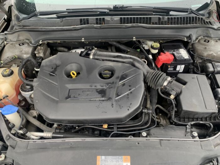 Ford Fusion SE – Image 13