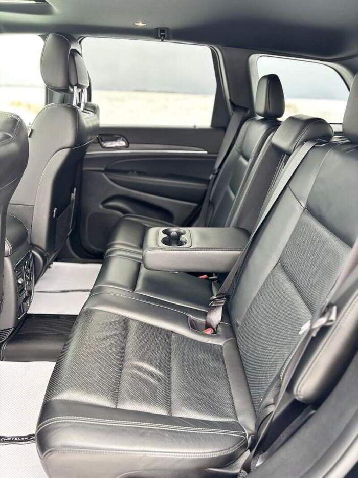 Jeep Grand Cherokee Édition 80e anniversaire 4x4 – Image 24