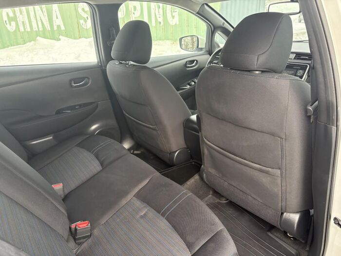 Nissan LEAF SV à hayon/CRIUSE ADAPTATIF/VOLANT CHAUFFANT/BAS M – Image 32