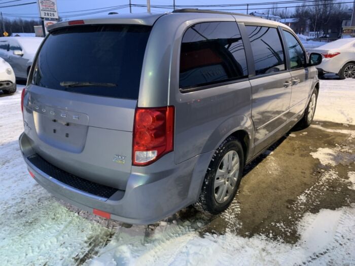 Dodge Grand Caravan SXT – Image 4