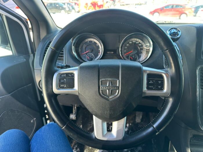 Dodge Grand Caravan SXT – Image 11