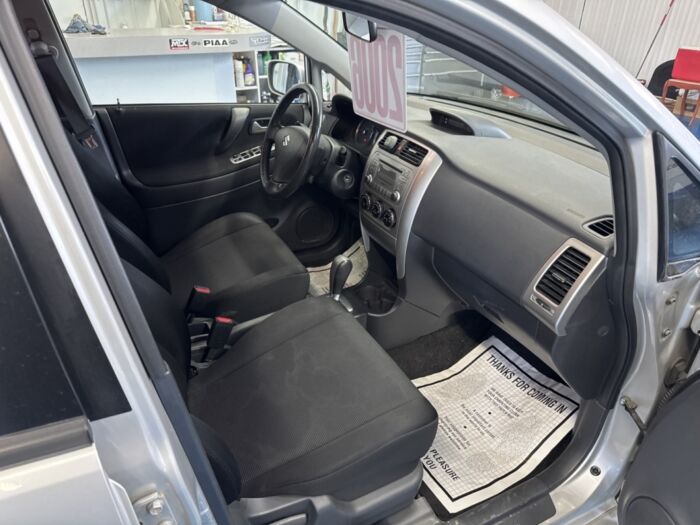 Suzuki Aerio SE – Image 8