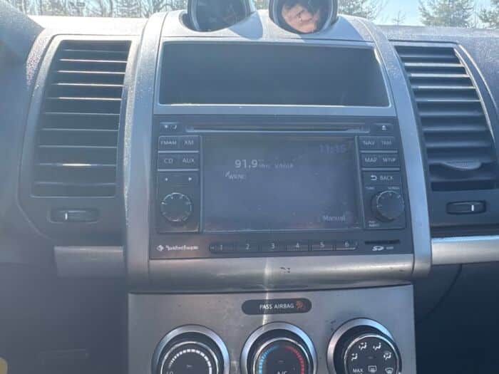 Nissan Sentra SE-R - Image 11