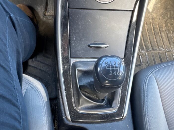 Hyundai Elantra GL – Image 26