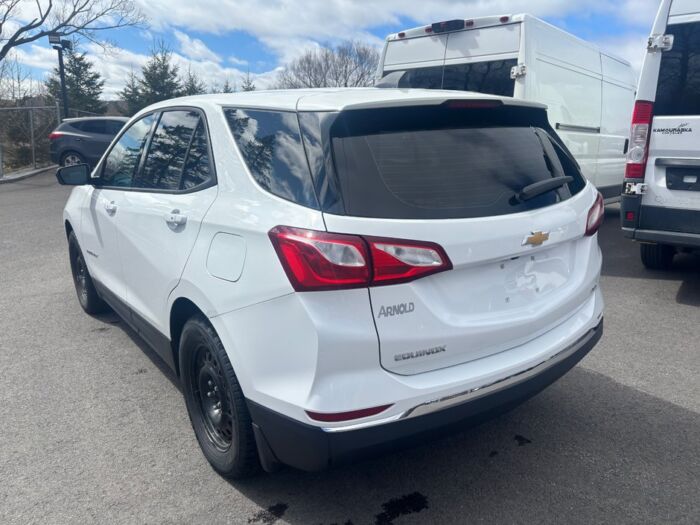 Chevrolet Equinox LS – Image 17