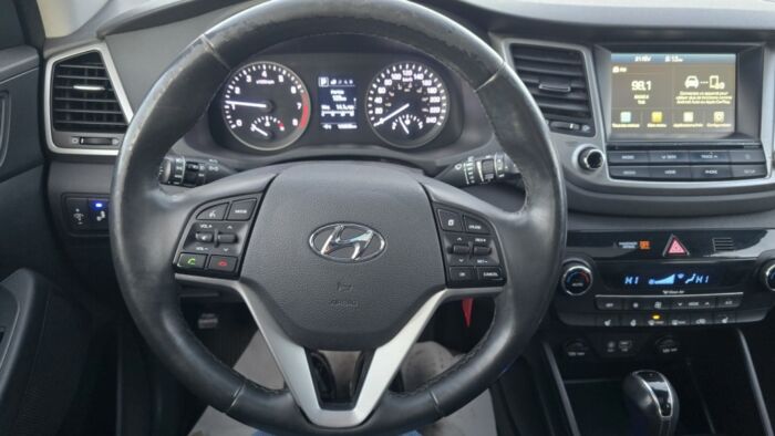 Hyundai Tucson SE – Image 6
