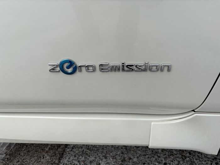Nissan LEAF SV à hayon/CRIUSE ADAPTATIF/VOLANT CHAUFFANT/BAS M – Image 5