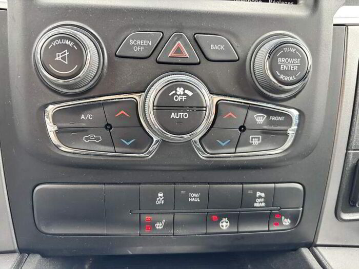 RAM 1500 Classic Warlock cabine d'équipe 4x4 caisse de 5 pi 7 po – Image 15
