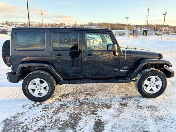 Jeep Wrangler Unlimited Modèle Sahara 4 portes traction intégrale - Image 5