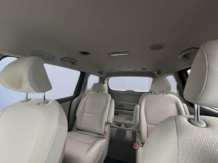 Kia Sedona L TA – Image 24