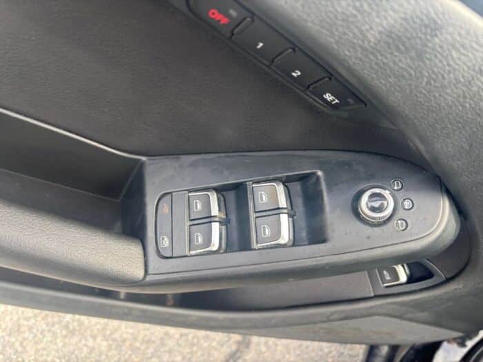 Audi A4 2.0L TURBO TFSI PREMIUM – Image 14