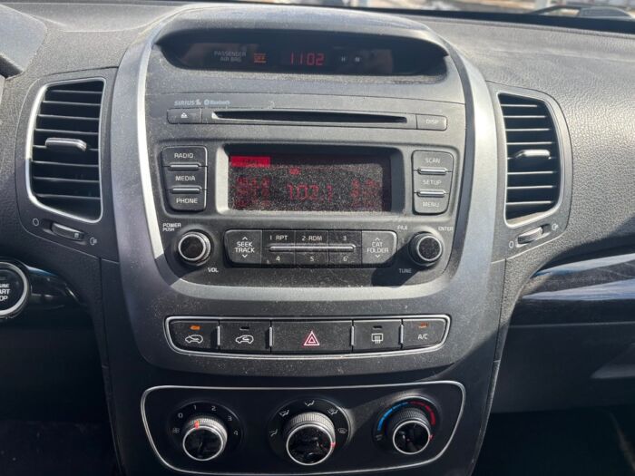 Kia Sorento LX V6 AWD – Image 12