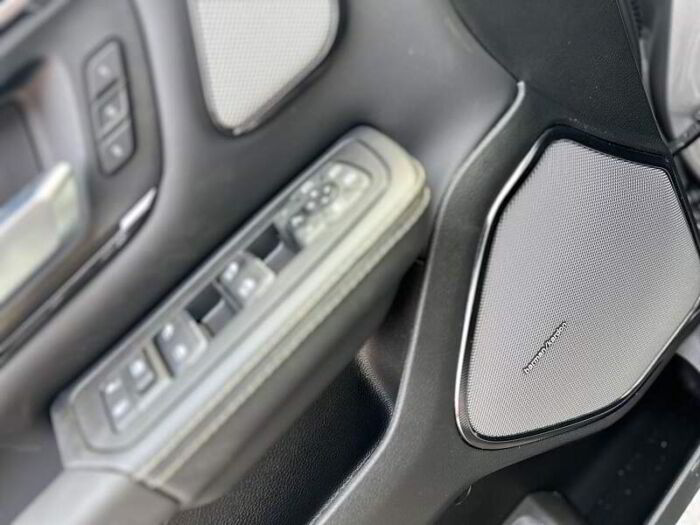 RAM 1500 Sport – Image 10