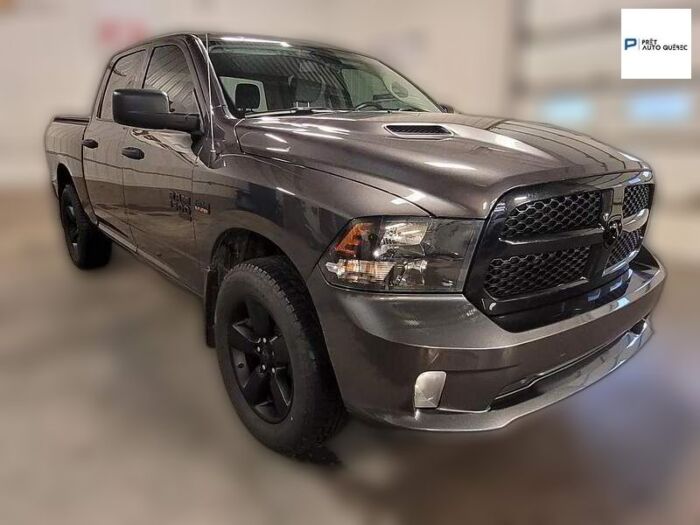 RAM 1500 Classic Express cabine d'équipe 4x4 caisse de 5 pi 7 po – Image 8