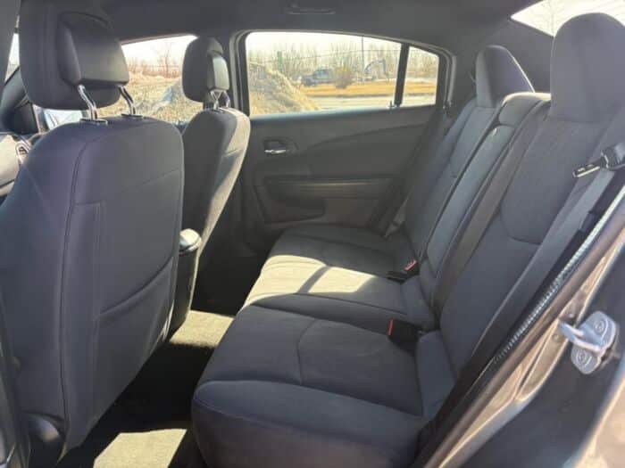 Chrysler 200 Touring - Image 10