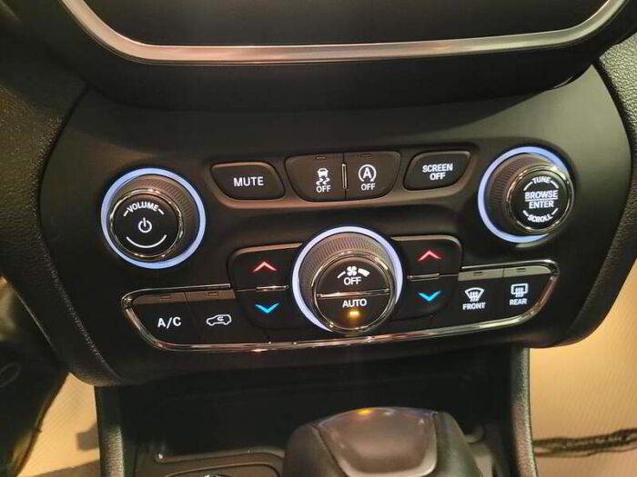 Jeep Cherokee Altitude 4x4 – Image 20