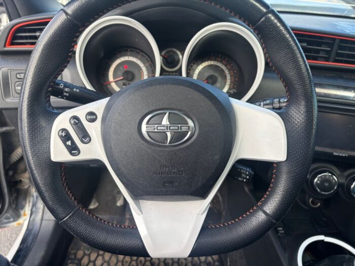 Scion tC MANUELLE – Image 13