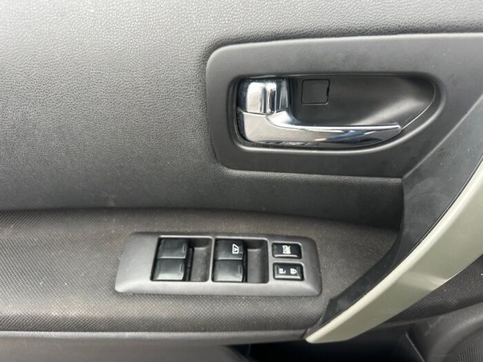 Nissan Rogue SV – Image 8