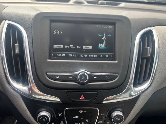 Chevrolet Equinox LS – Image 11