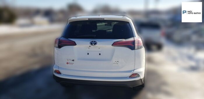 Toyota RAV4 LE - Image 12