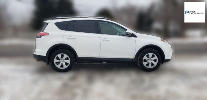 Toyota RAV4 LE - Image 4