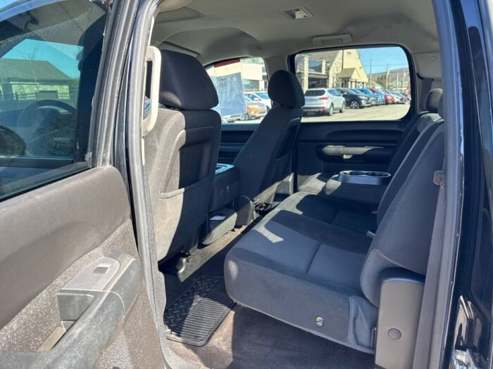 Chevrolet Silverado 1500 LS Cheyenne Edition – Image 16