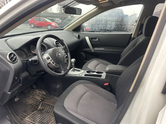Nissan Rogue SV – Image 9