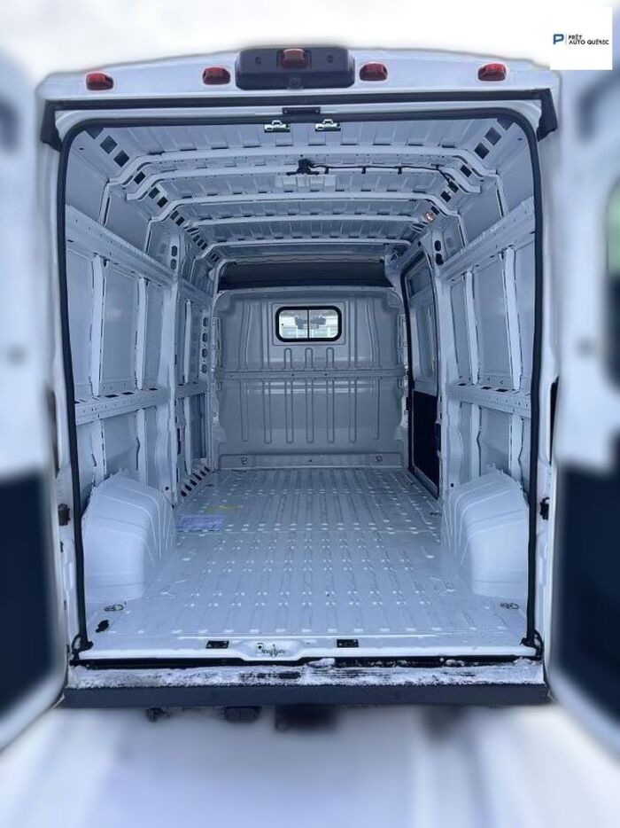 RAM ProMaster fourgonnette utilitaire High Roof 159 In. Wb – Image 8