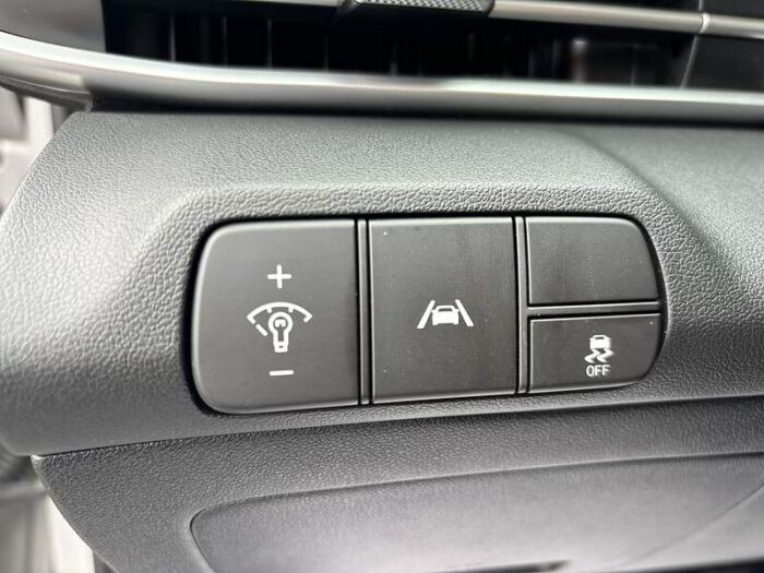 Hyundai Elantra Preferred IVT avec ensemble Soleil et technologie – Image 13
