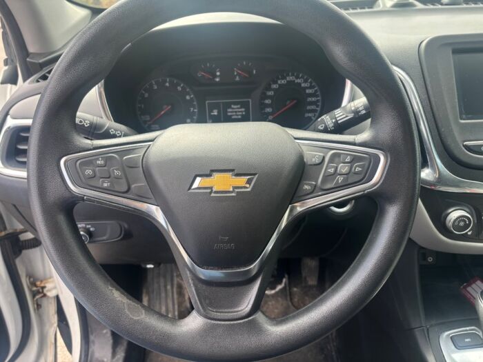 Chevrolet Equinox LS – Image 10