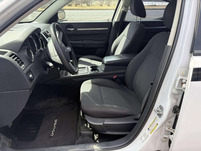 Dodge Charger SE – Image 11