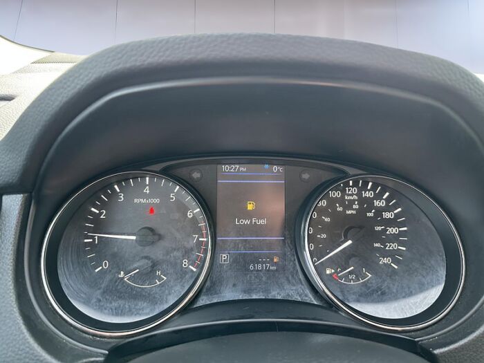 Nissan Qashqai SV TI CVT - Image 15