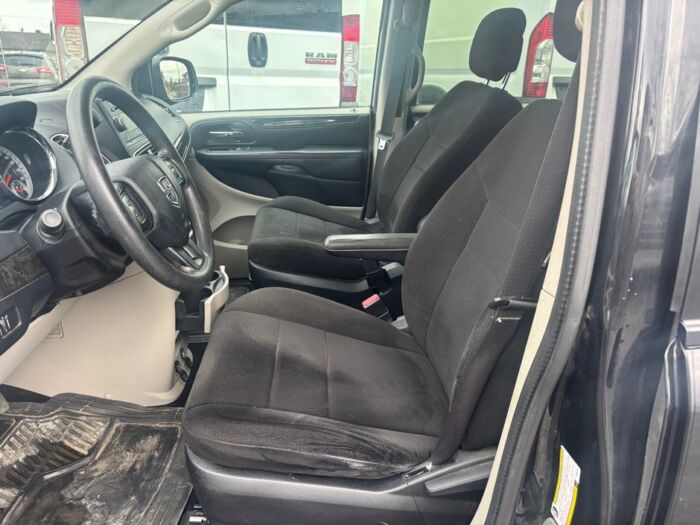 Dodge Grand Caravan SE – Image 7