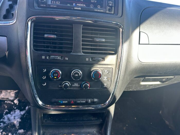 Dodge Grand Caravan SXT – Image 16