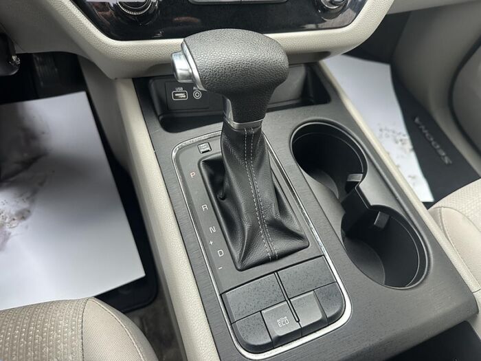Kia Sedona L TA – Image 23