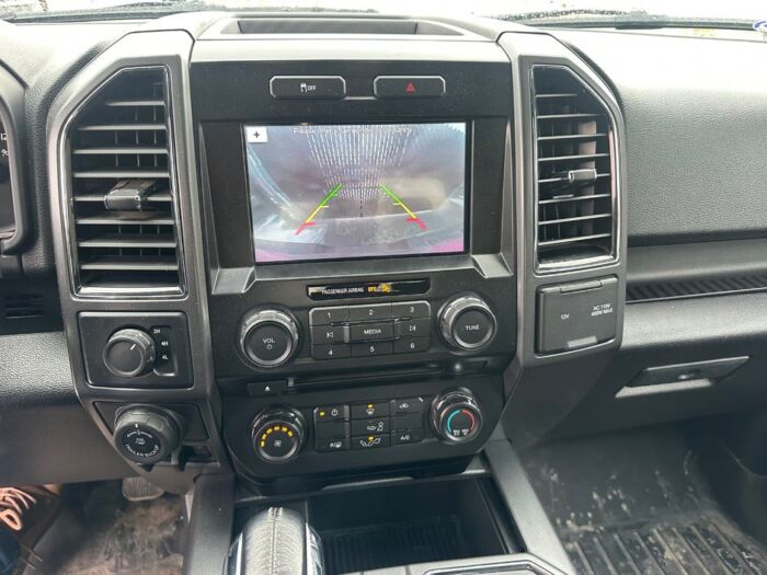 Ford F-150 SPORT – Image 15