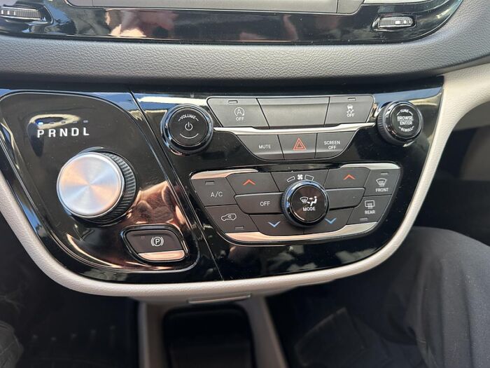 Chrysler Grand Caravan SXT 2RM - Image 21