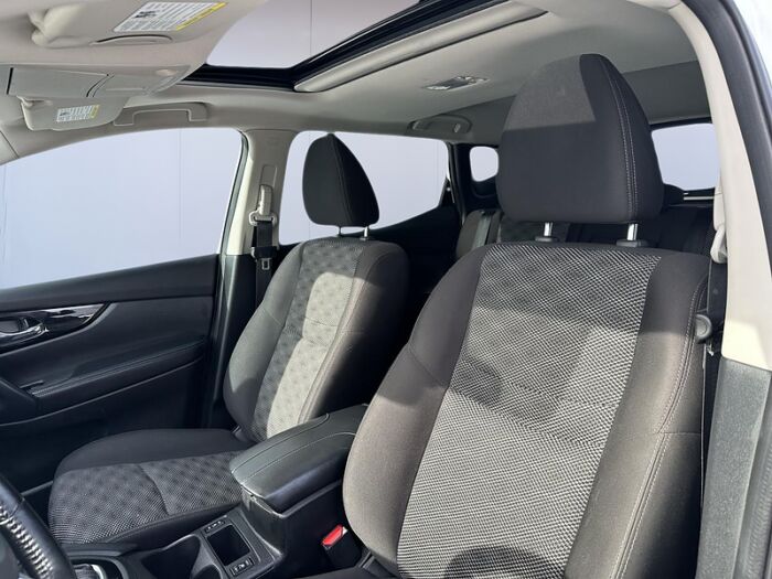 Nissan Qashqai SV TI CVT - Image 13