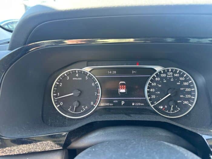 Nissan Pathfinder SL - Image 18