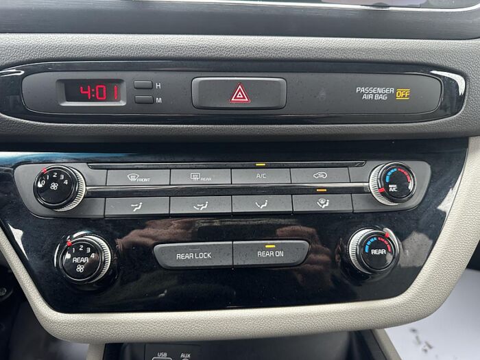 Kia Sedona L TA – Image 22