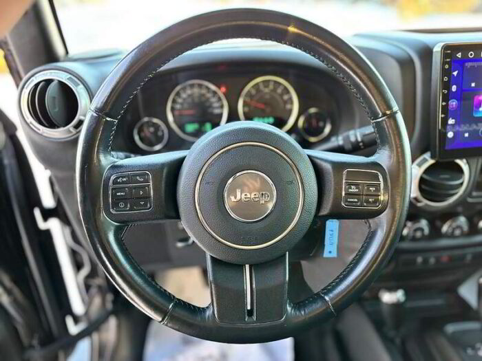 Jeep Wrangler Unlimited Modèle Sahara 4 portes traction intégrale - Image 14