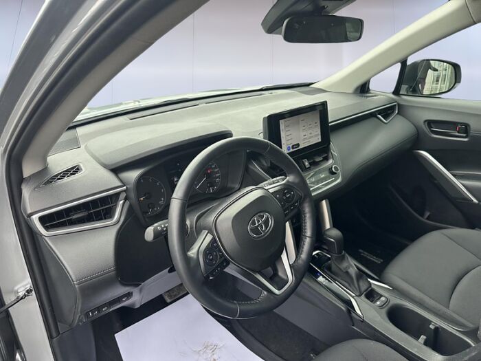 Toyota Corolla Cross LE TA – Image 12