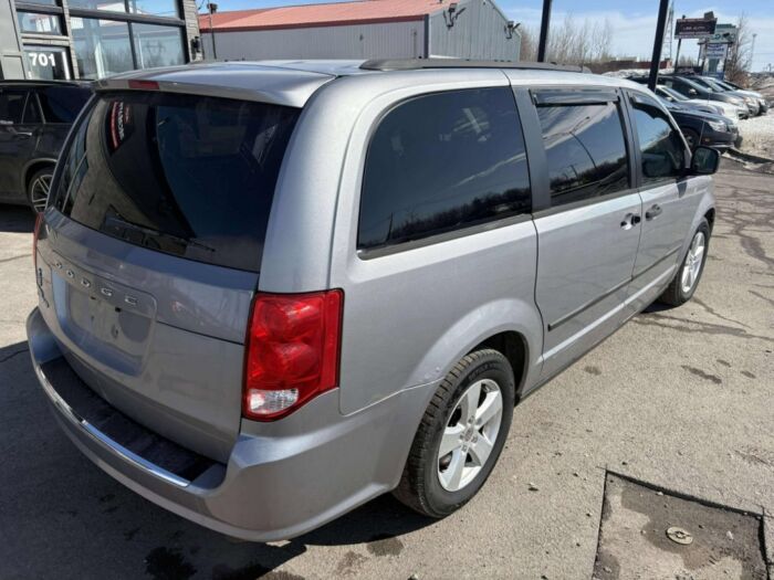 Dodge Grand Caravan SE – Image 7
