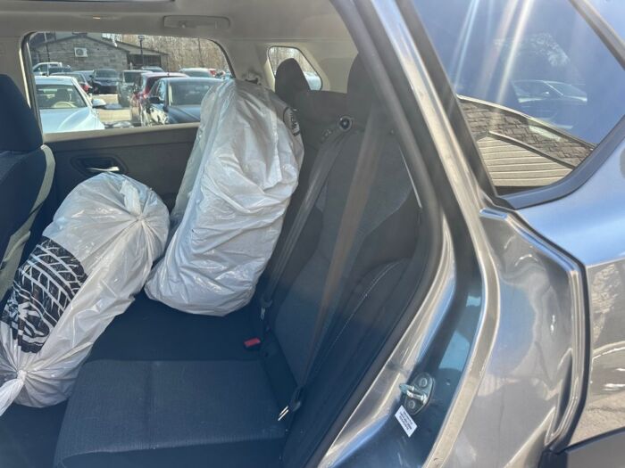 Nissan Rogue SV - Image 6