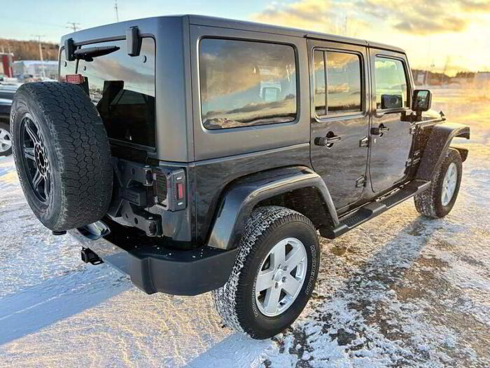 Jeep Wrangler Unlimited Modèle Sahara 4 portes traction intégrale - Image 6