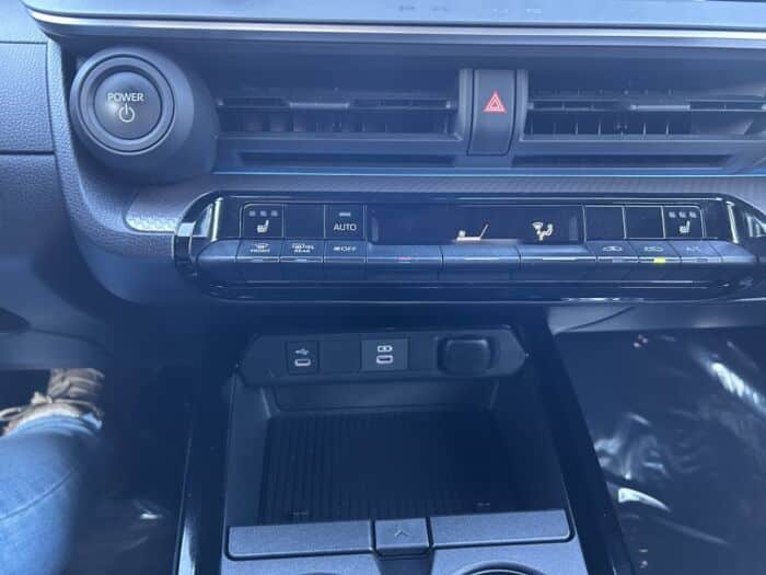 Toyota Prius - – Image 12